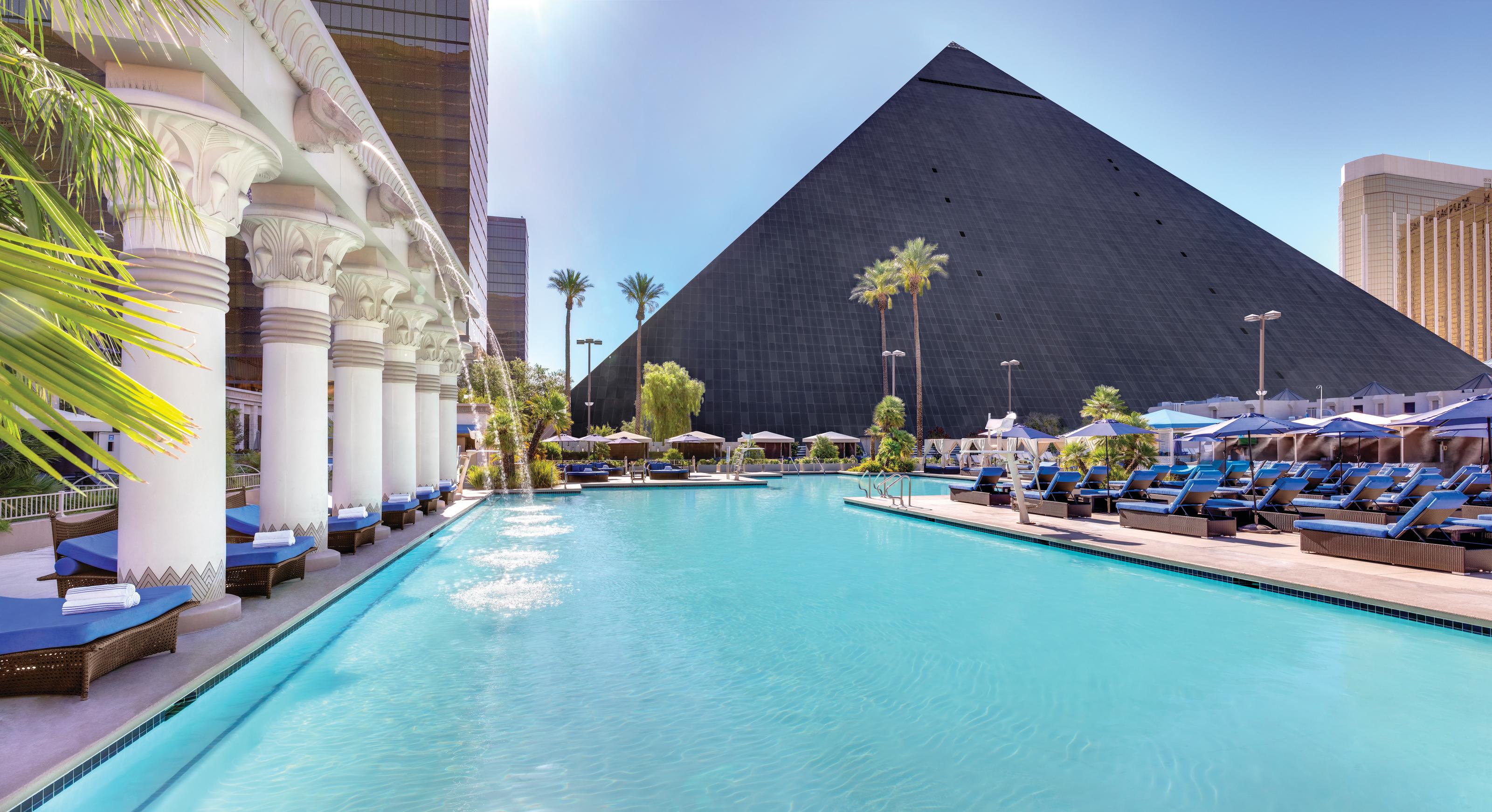Luxor Hotel Las Vegas Exterior photo